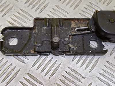 Замок крышки (двери) багажника Audi Q7 (2006-2009) - 2