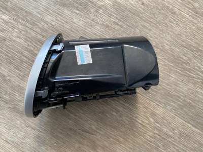 Дефлектор обдування салону центральний Mercedes GL X164