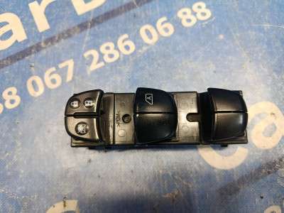 Блок керування склопідйомниками Nissan Juke LCI (2010-2019)