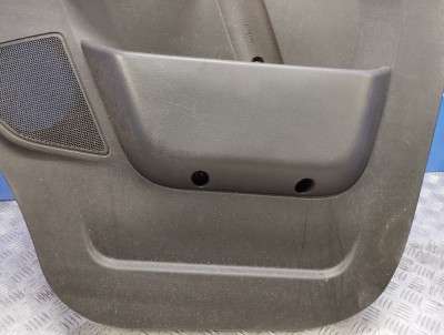 Обшивка (карта) дверей передньої правої Renault Trafic II, Opel Vivaro II, Nissan Primastar II (2006-2014) рестайл
