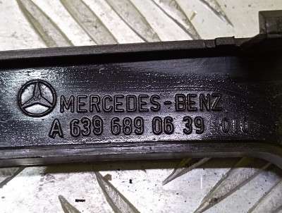 Рамка под магнитолу Mercedes-Benz Vito W 639 (2003-2010) дорестайл