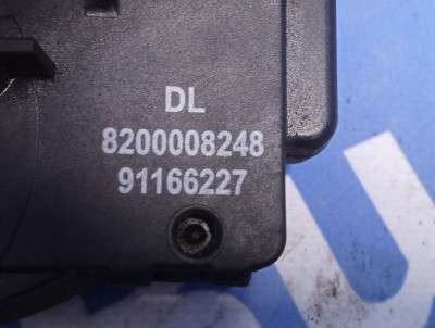Замок двери передней правой Renault Trafic II, Opel Vivaro II, Nissan Primastar II (2006-2014) рестайл