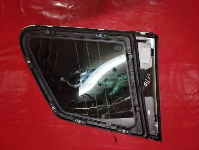 Скло кузовне заднє праве Volkswagen Touareg (2003-2006) дорестайл