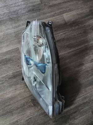 Фара передня права Nissan LEAF I 2010-2017