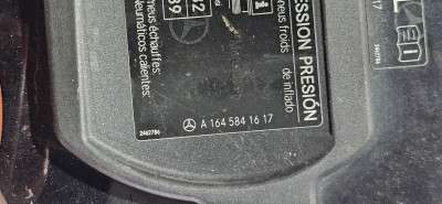 Лючок бензобака Mercedes ML W164 (2005-2011)
