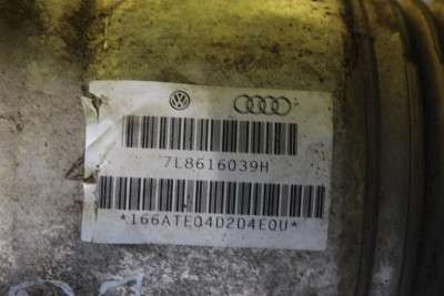 Стійка амортизатора переднього лівого Audi Q7 (2010-2015)
