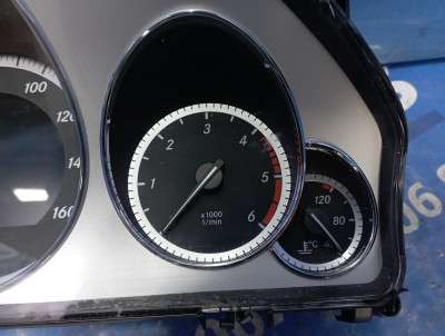 Панель приборная (щиток приборов) Mercedes-Benz W212 E350 (2009-2016)