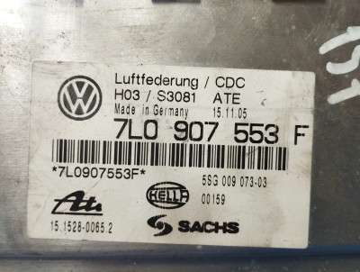 Блок управления подвеской (пневмоподвеской) Volkswagen Touareg (2003-2006) дорестайл
