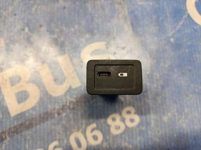 Разъем AUX / USB Mercedes-Benz Sprinter W907 (2014-2024)