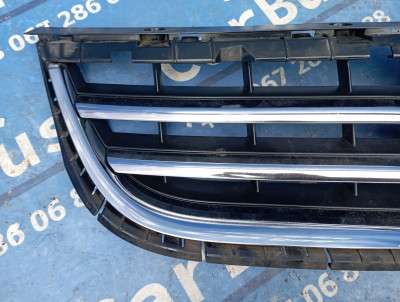 Решітка радіатора Volkswagen Touareg (2007-2010) рестайл