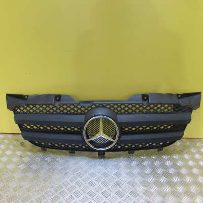 Решітка радіатора Mercedes-Benz Sprinter W 906 (2006-2014) дорестайл