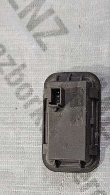 Кнопка закрытия крышки багажника Mercedes ML W164 (2005-2011)
