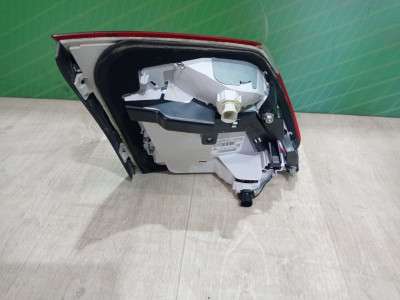 Фонарь крышки багажника правый Mercedes GL X166