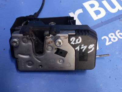 Замок двери передней правой Renault Trafic II, Opel Vivaro II, Nissan Primastar II (2006-2014) рестайл
