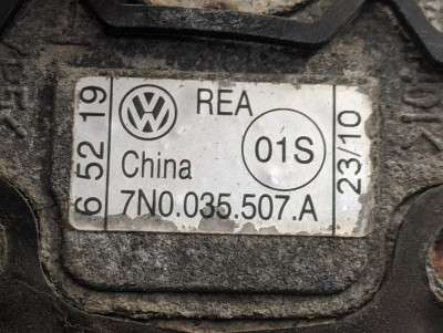 Антенна Volkswagen Touareg NF (2010-2014)