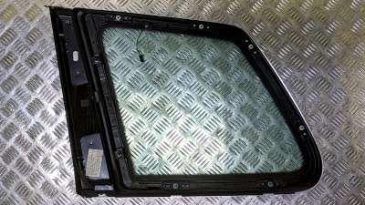 Скло кузовне заднє праве Volkswagen Touareg (2003-2006) дорестайл