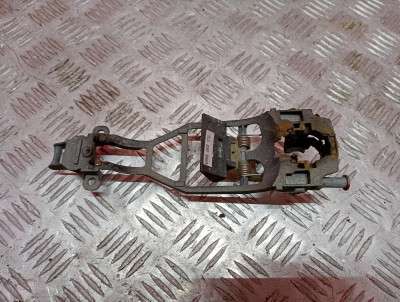 Кронштейн (держатель) ручки двери Volkswagen Touareg (2007-2010) рестайл