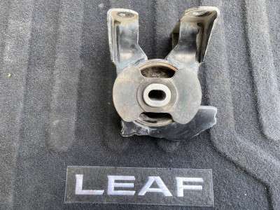 Подушка кріплення КПП Nissan Leaf II 2018-2024