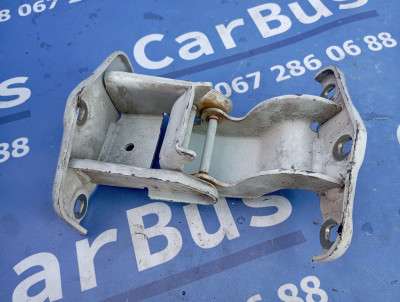 Петля двери распашной Renault Trafic II, Opel Vivaro II, Nissan Primastar II (2006-2014) рестайл