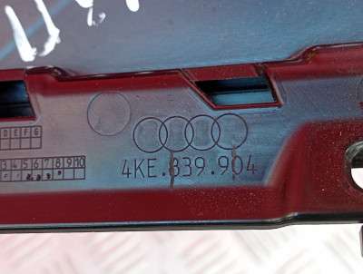Накладка декоративная (молдинг) задней правой двери Audi E-TRON