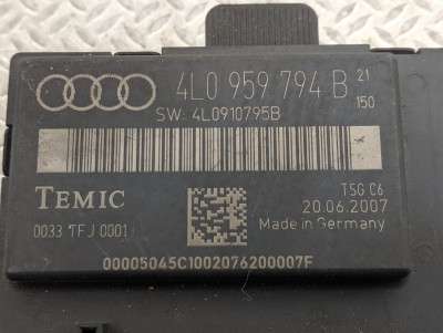 Блок керування дверима Audi Q7 (2006-2009)
