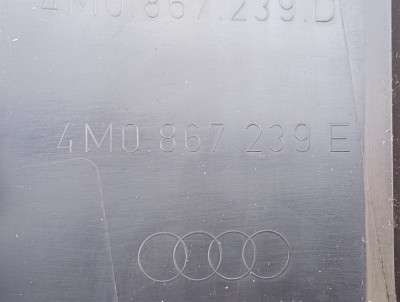 Обшивка стійки салону середня ліва Audi Q7 4M(2015-2020)