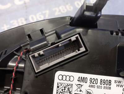 Панель приборная (щиток приборов) Audi Q7 4M(2015-2020)