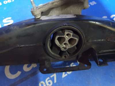 Траверса кпп (лапа крепления, балка) Volkswagen Touareg (2007-2010) рестайл