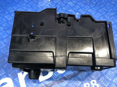 Кріплення (корпус) акумулятора Ford Escape 3 FL ( 2012 - 2019 )