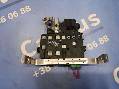 Блок предохранителей Renault Trafic II, Opel Vivaro II, Nissan Primastar II (2006-2014) рестайл