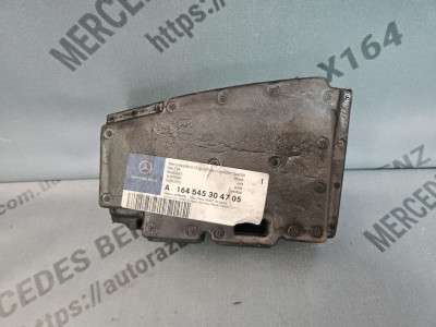 Кронштейн, тримач блоку керування кришки багажника (пінопласт) Mercedes ML W164 (2005-2011)