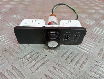Разъем AUX / USB Land Rover Range Rover Sport 2  ( 2017 - 2022 )