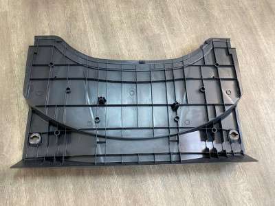 Накладка багажника E-class W212