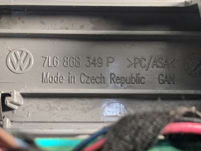 Плафон салону (ліхтар) Volkswagen Touareg (2003-2006) дорестайл