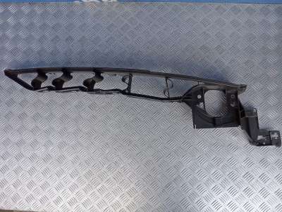 Кронштейн (крепление) крыла правый BMW X5 E70 (2007-2010) дорестайл
