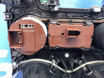 Декоративна накладка на центральну консоль Volkswagen Touareg NF (2010-2014)