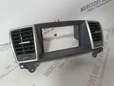 Дефлектор обдування салону центральний Mercedes ML W166 (з 2011)