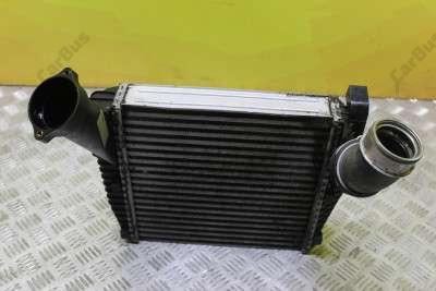 Интеркулер (радиатор интеркулера) Volkswagen Touareg (2003-2006) дорестайл