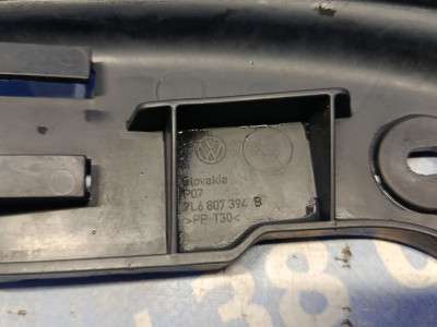 Кронштейн (кріплення) заднього бампера правий Volkswagen Touareg (2007-2010) рестайл