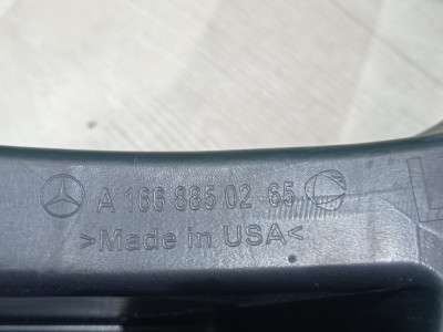 Кронштейн (кріплення) заднього бампера лівий Mercedes GL X166