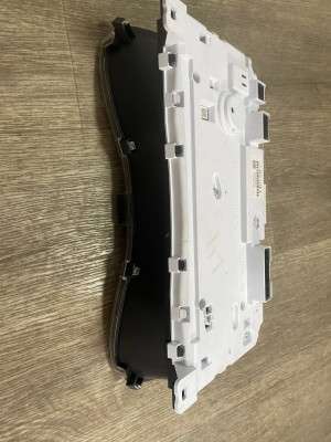 Панель приладів (щиток приладів) Nissan Leaf II 2018-2024