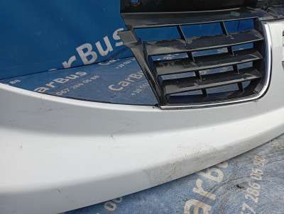 Накладка бампера переднього центральна Renault Trafic II, Opel Vivaro II, Nissan Primastar II (2006-2014) рестайл