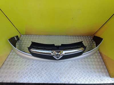 Накладка бампера переднього центральна Renault Trafic II, Opel Vivaro II, Nissan Primastar II (2001-2006) дорестайл