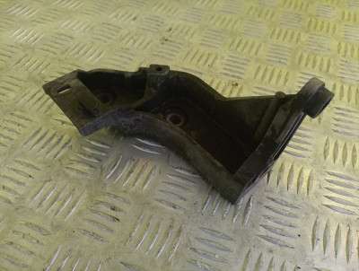 Кронштейн ТНВД Renault Trafic II, Opel Vivaro II, Nissan Primastar II (2001-2006) дорестайл
