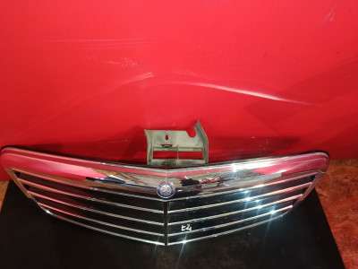Решітка радіатора E-class W212