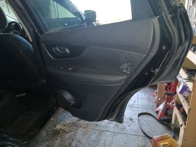 Двері задні праві Nissan Rogue 2014-2020