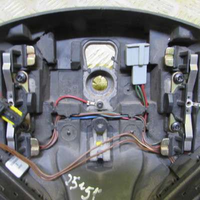 Руль Renault Trafic II, Opel Vivaro II, Nissan Primastar II (2006-2014) рестайл