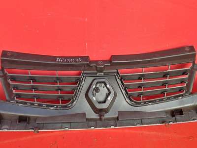 Накладка бампера переднього центральна Renault Trafic II, Opel Vivaro II, Nissan Primastar II (2006-2014) рестайл