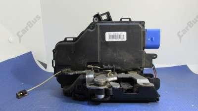 Замок двери задней правой Volkswagen Touareg (2003-2006) дорестайл