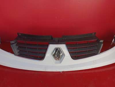 Накладка бампера переднього центральна Renault Trafic II, Opel Vivaro II, Nissan Primastar II (2006-2014) рестайл